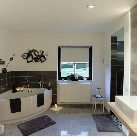 Vakantiehuis In Near Badesee Gönnersdorf