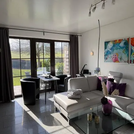 Vakantiehuis In Near Badesee Gönnersdorf