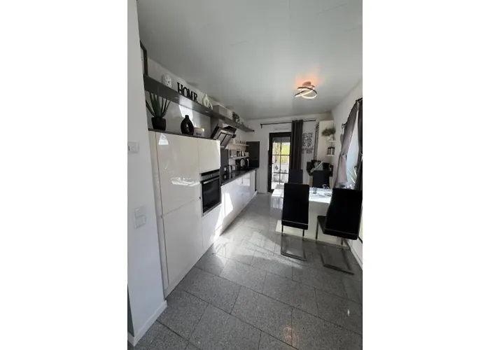 Vakantiehuis In Near Badesee *